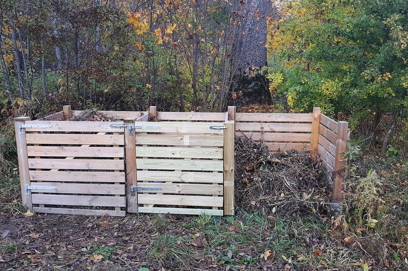 Зрелый садовый компост