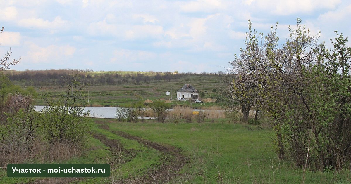 Дачный участок с домом за городом