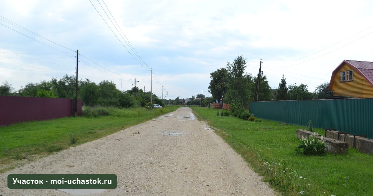 Гравийная улица в подмосковной деревне