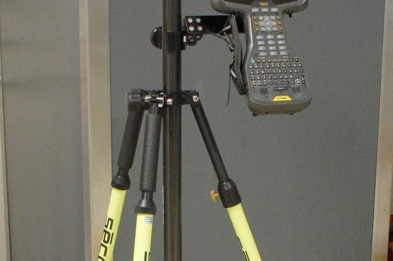 GNSS-приёмник для геодезической съёмки
