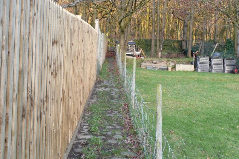 Забор между соседними участками